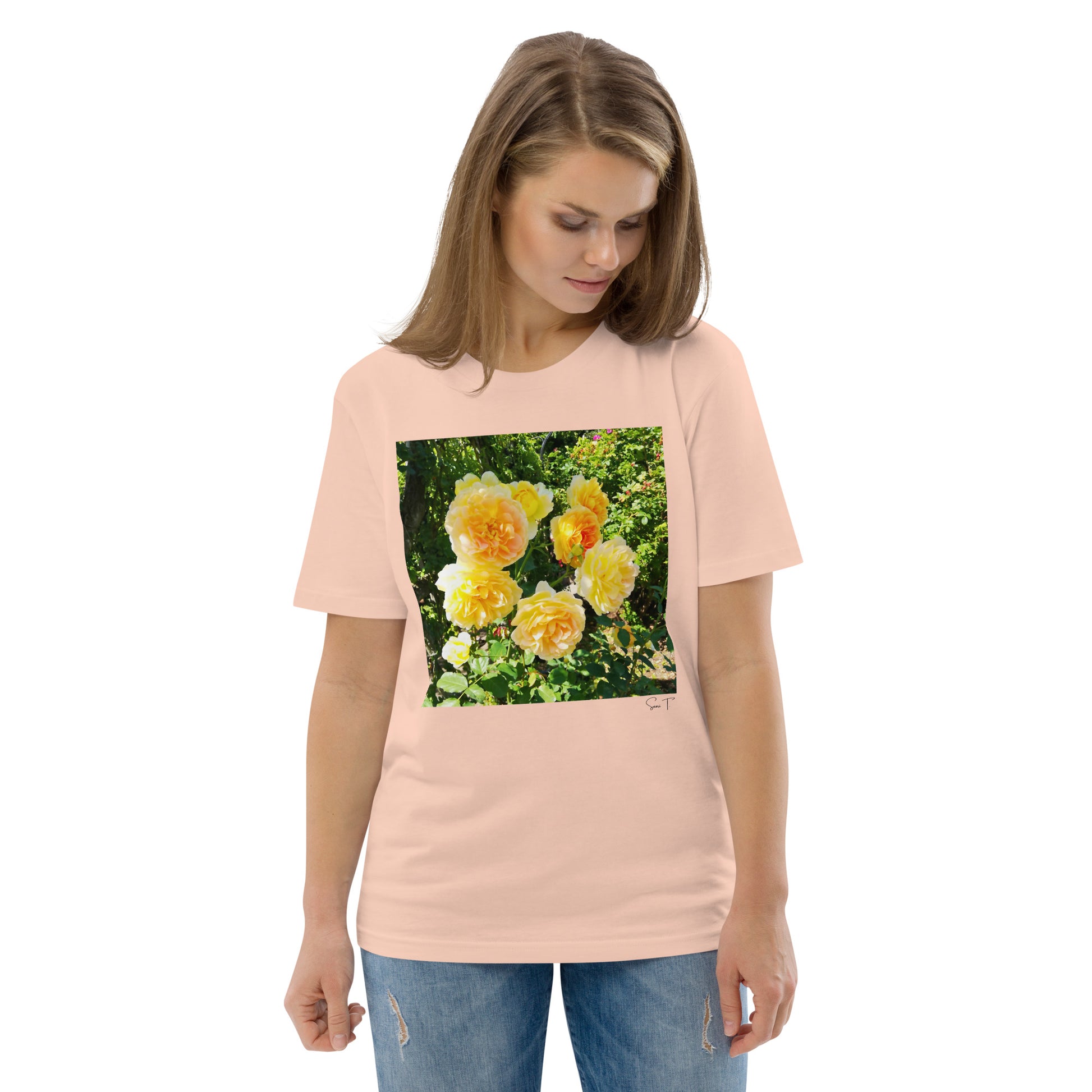 Gul Rose Unisex T-shirt
